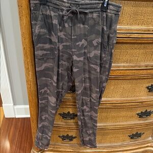 Camouflage Athleta Women’s Jogger Pants